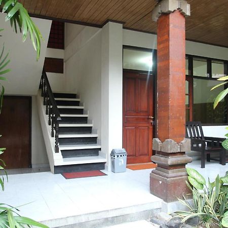 Kuta Dormitory At Simpang Inn Luaran gambar
