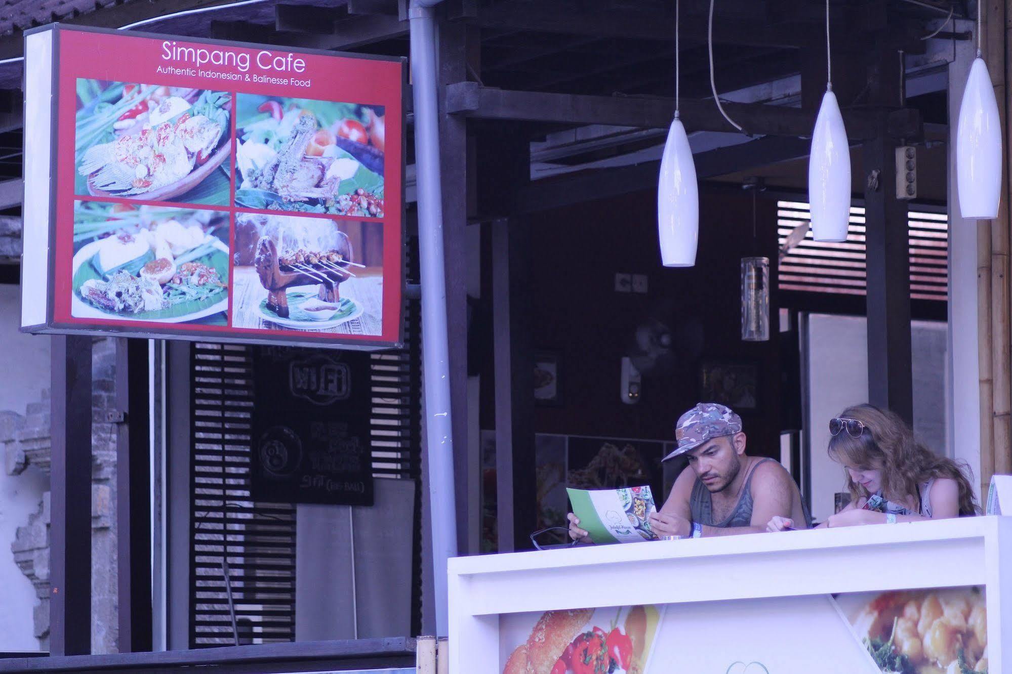 Kuta Dormitory At Simpang Inn Luaran gambar