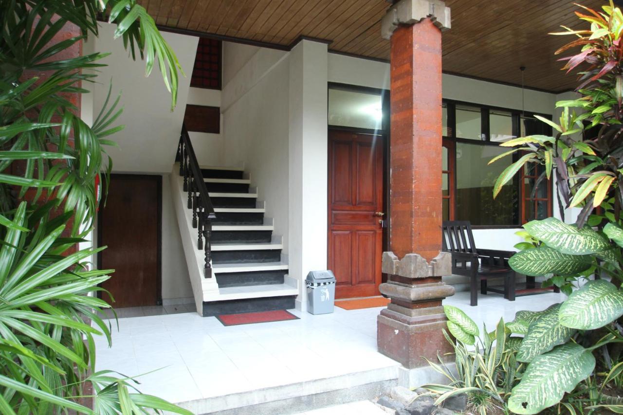 Kuta Dormitory At Simpang Inn Luaran gambar
